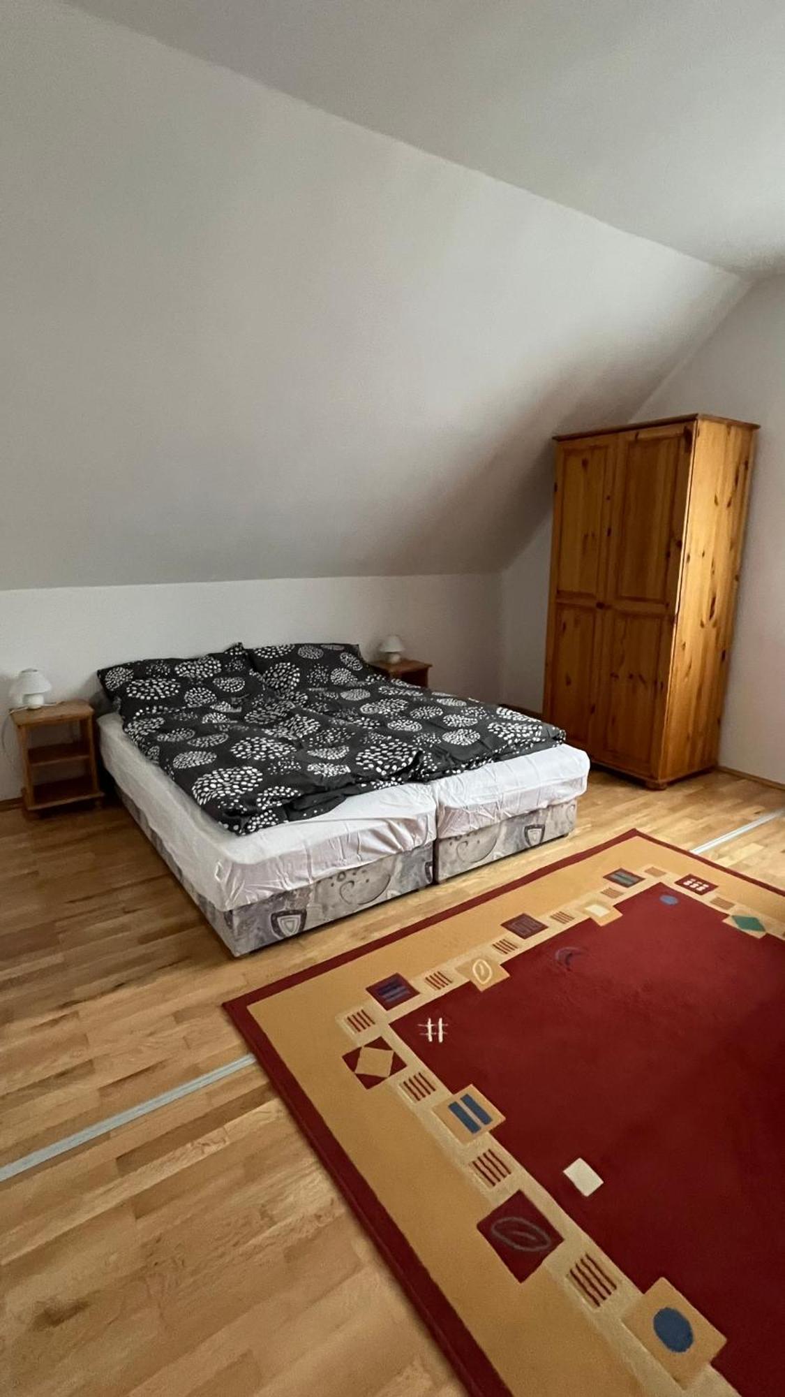 Sárvár Boezsi Apartman מראה חיצוני תמונה